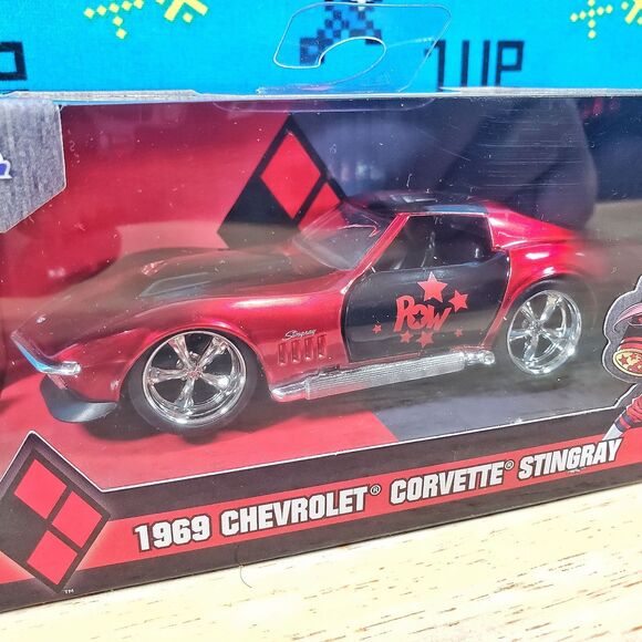 Jada DC Universe Harley Quinn 1969 Chevrolet Corvette Stingray 1:32 Collectible - Picture 3 of 11